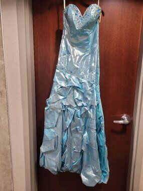 Bella Formals 5598 Size 4 Blue Prom Dress